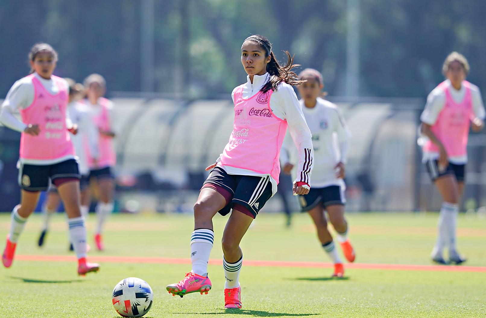 Mónica Vergara destaca a sus rivales previo a los partidos - Vimarsana News